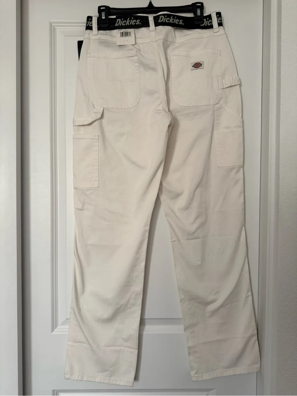 Dickies silhouette logo straight